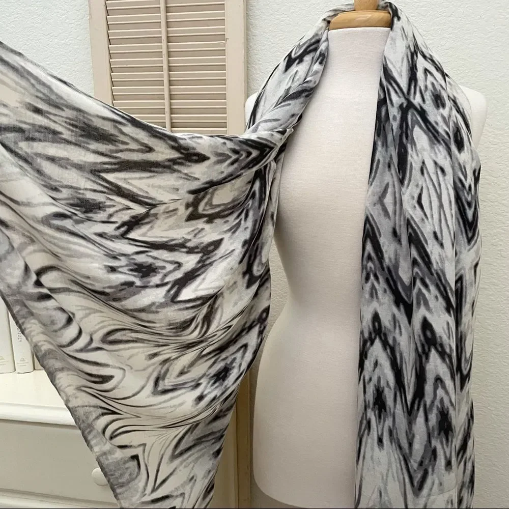 Soft Focus Chevron Print All Season Wrap Scarf, Black Gray White, NWT - Picture 5 of 6